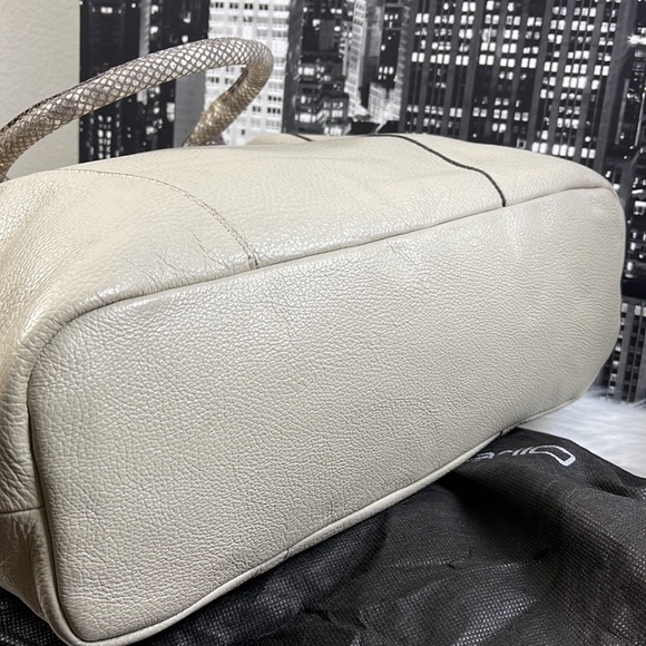 Alberta Di Canio Italian Made beige or stone color Leather crossbody or shoulder - Picture 9 of 15